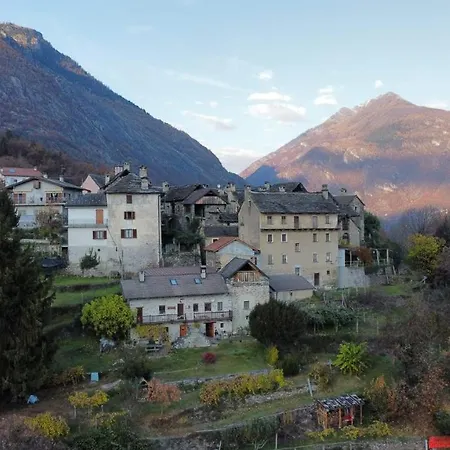 Al Pinone Holiday home Crevoladossola
